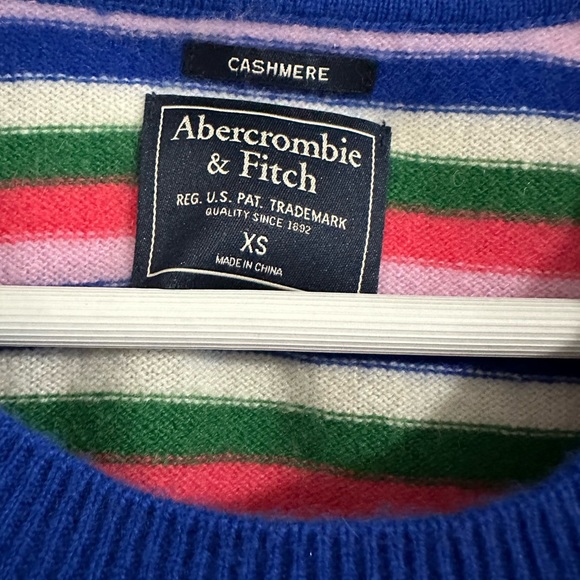 XS 100% cashmere A&F sweater top - Picture 4 of 5